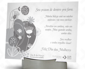Placa Com Base Expositora – Mulheres