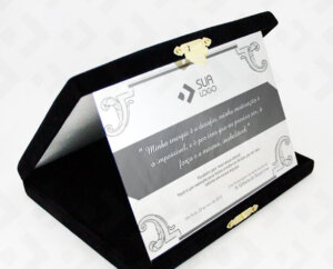 Placa Com Estojo PRIME – Institucional