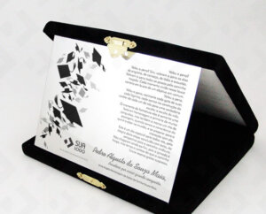 Placa Com Estojo PRIME – Formatura